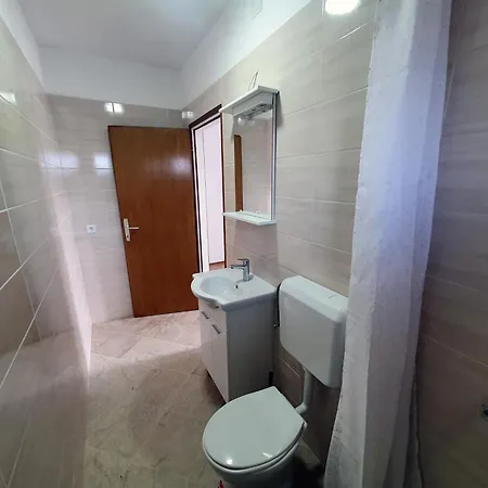 Apartment Family Friendly Apartments With A Swimming Pool Kupari, Dubrovnik - 22645 Mlini