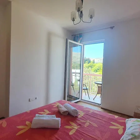 Family Friendly Apartments With A Swimming Pool Kupari, Dubrovnik - 22645
