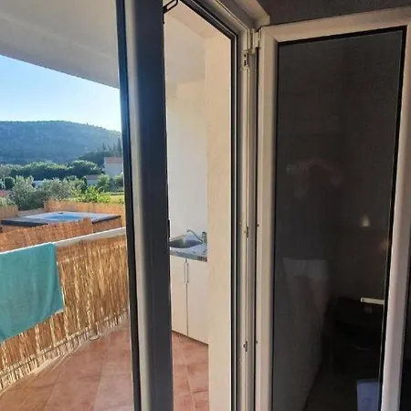 Family Friendly Apartments With A Swimming Pool Kupari, Dubrovnik - 22645 *