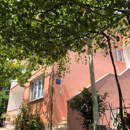 Family Friendly Apartments With A Swimming Pool Kupari, Dubrovnik - 22645 Mlini