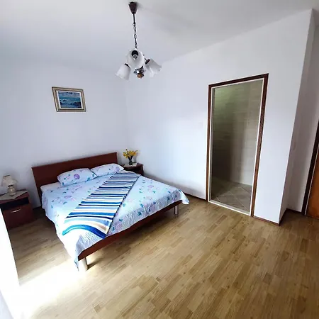Apartament Family Friendly Apartments With A Swimming Pool Kupari, Dubrovnik - 22645 Mlini