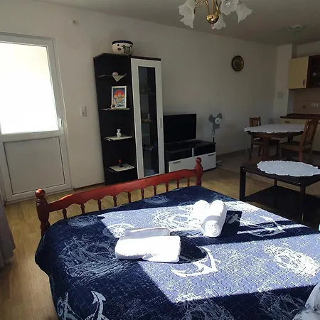 Family Friendly Apartments With A Swimming Pool Kupari, Dubrovnik - 22645 Mlini